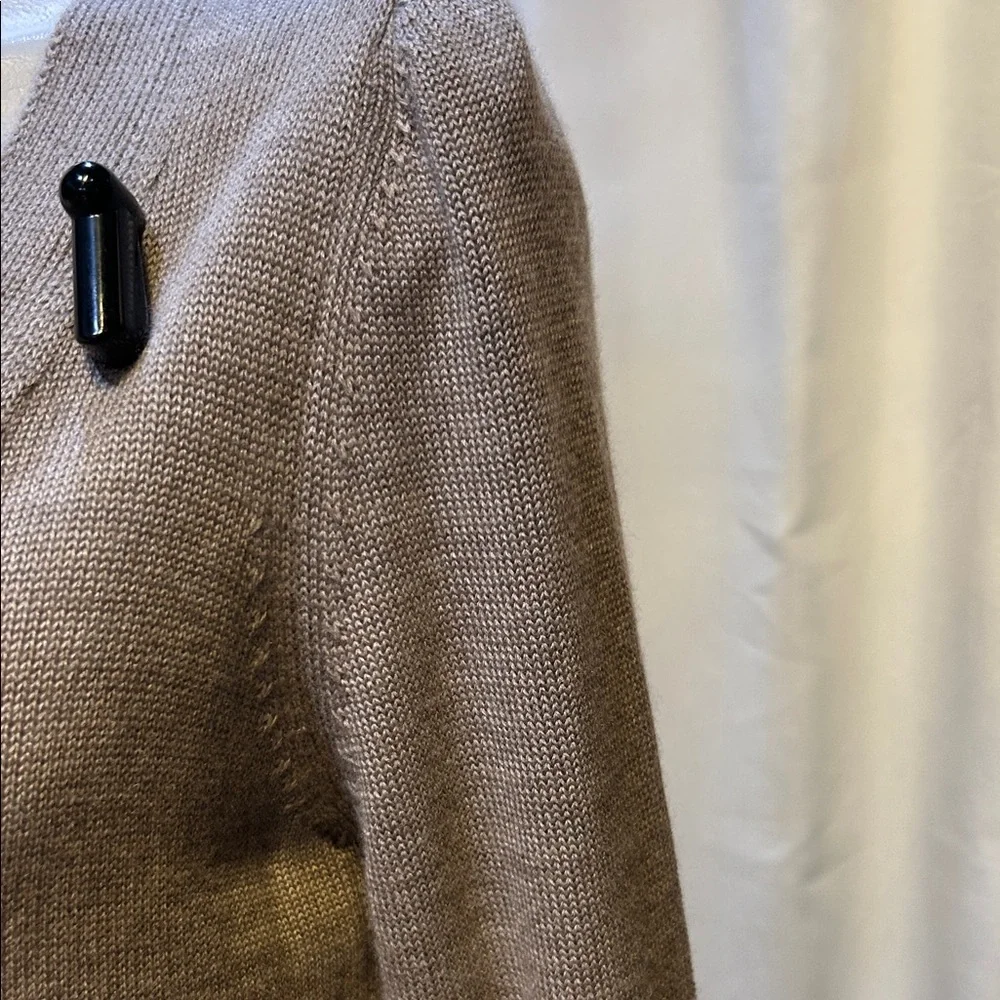 G Elegant Beige Button-Up Cardigan - Picture 5 of 10